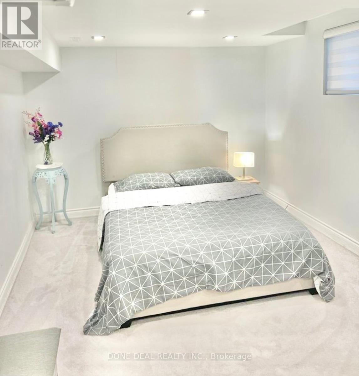 206 Harvest Drive, Milton, Ontario  L9T 4T3 - Photo 8 - W12816874