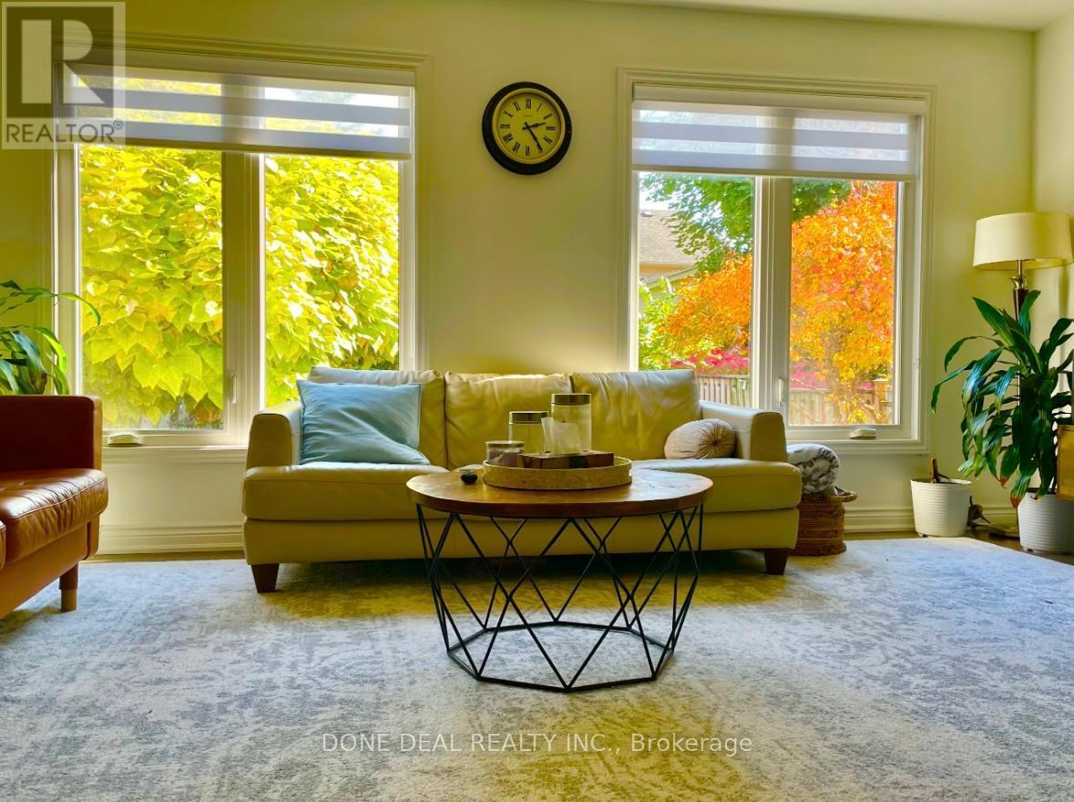 206 Harvest Drive, Milton, Ontario  L9T 4T3 - Photo 5 - W12816874