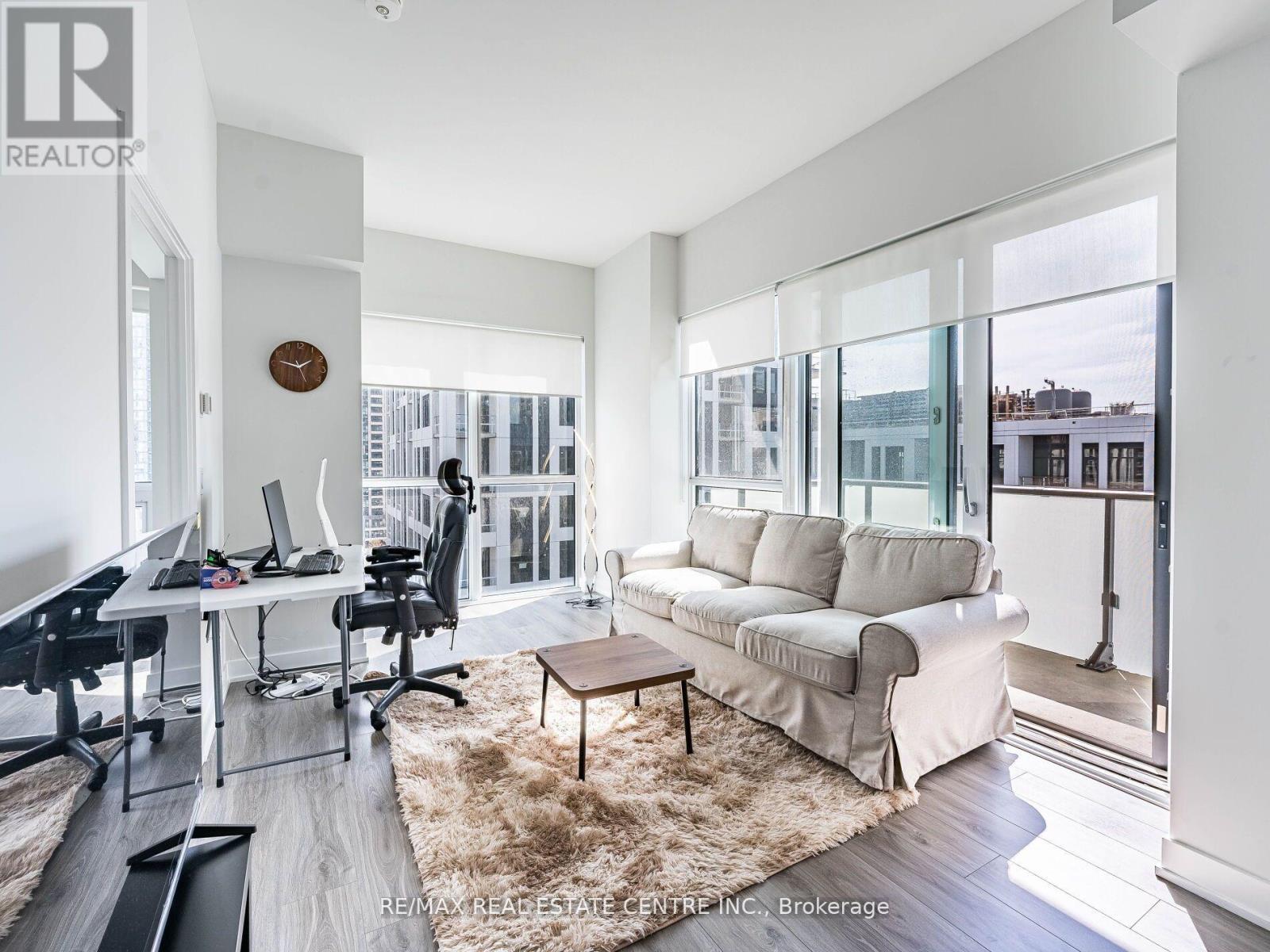 4130 Parkside Village Drive W, Mississauga, Ontario  L5M 0X8 - Photo 11 - W12818066