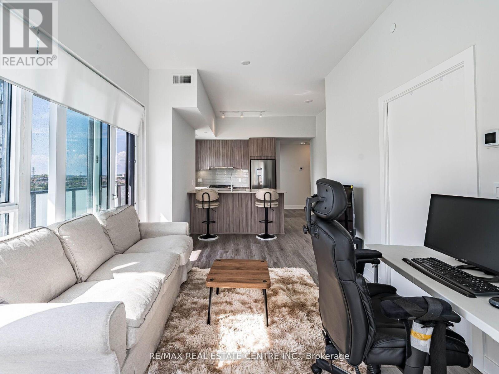 4130 Parkside Village Drive W, Mississauga, Ontario  L5M 0X8 - Photo 15 - W12818066