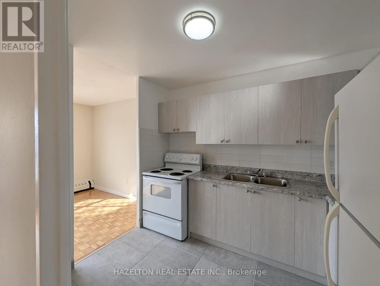 315 - 1901 Martin Grove Road, Toronto, Ontario  M9V 3T1 - Photo 6 - W12818090