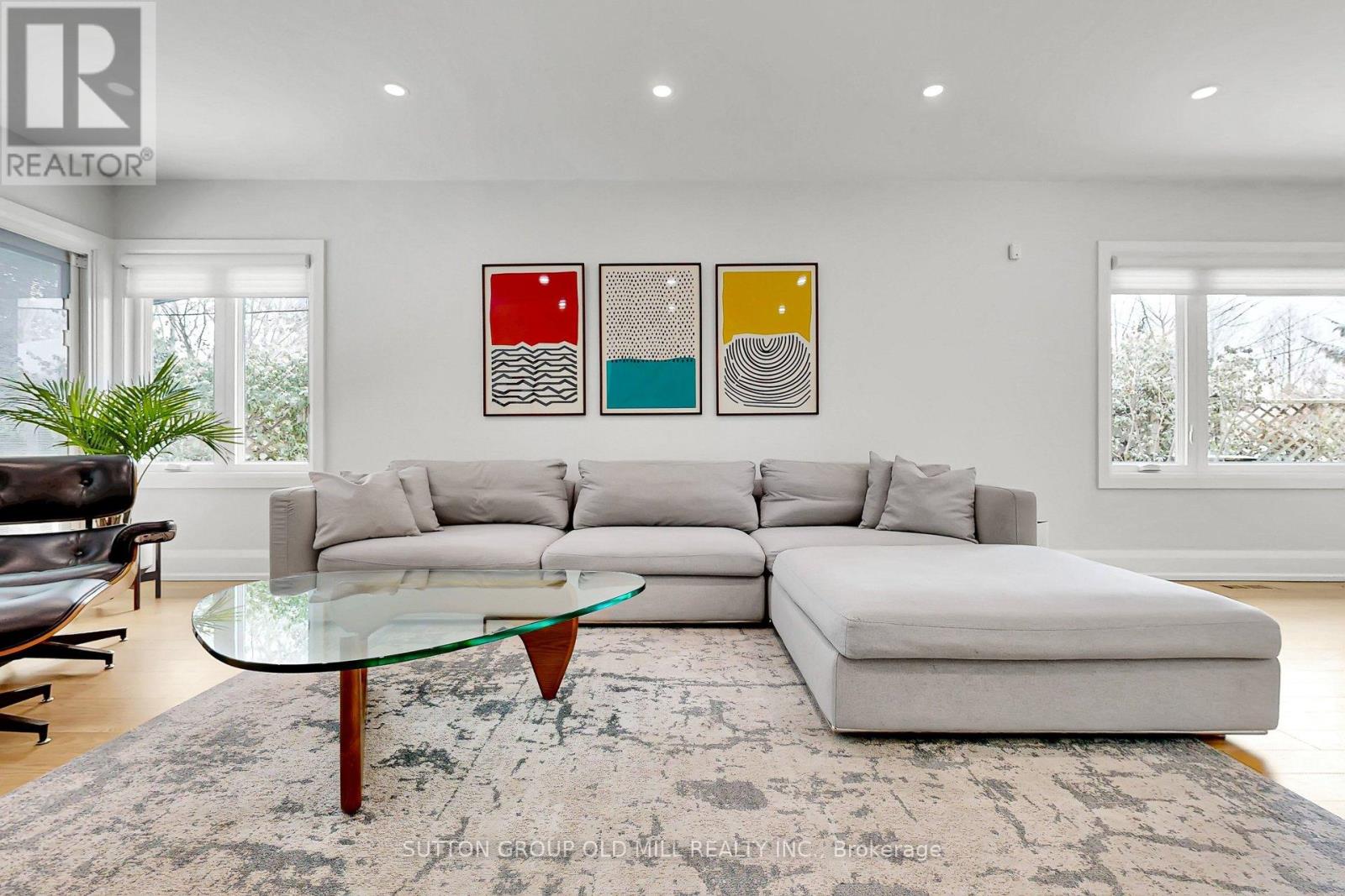 1 Farningham Crescent, Toronto, Ontario  M9B 3B4 - Photo 10 - W12818100