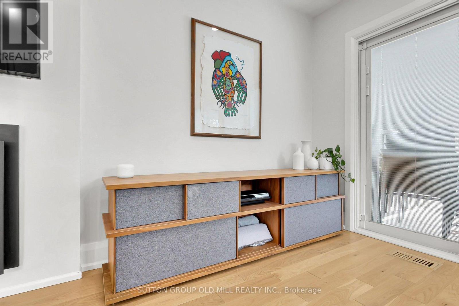 1 Farningham Crescent, Toronto, Ontario  M9B 3B4 - Photo 12 - W12818100