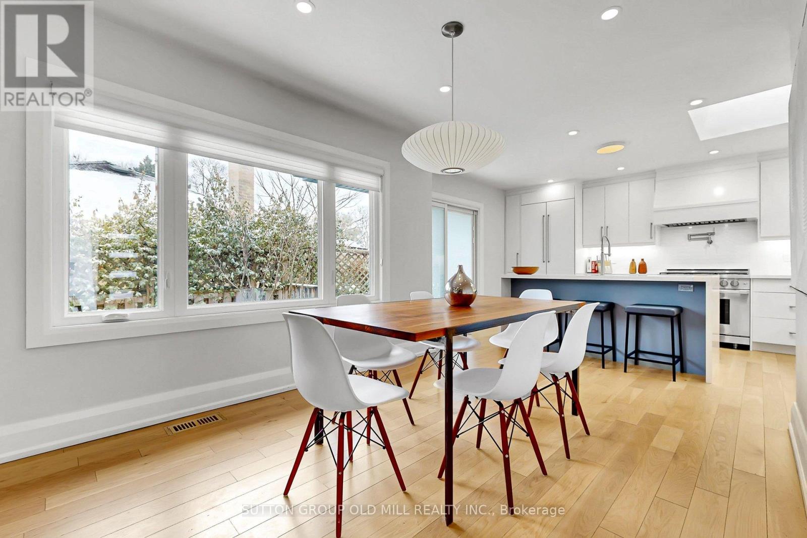 1 Farningham Crescent, Toronto, Ontario  M9B 3B4 - Photo 15 - W12818100