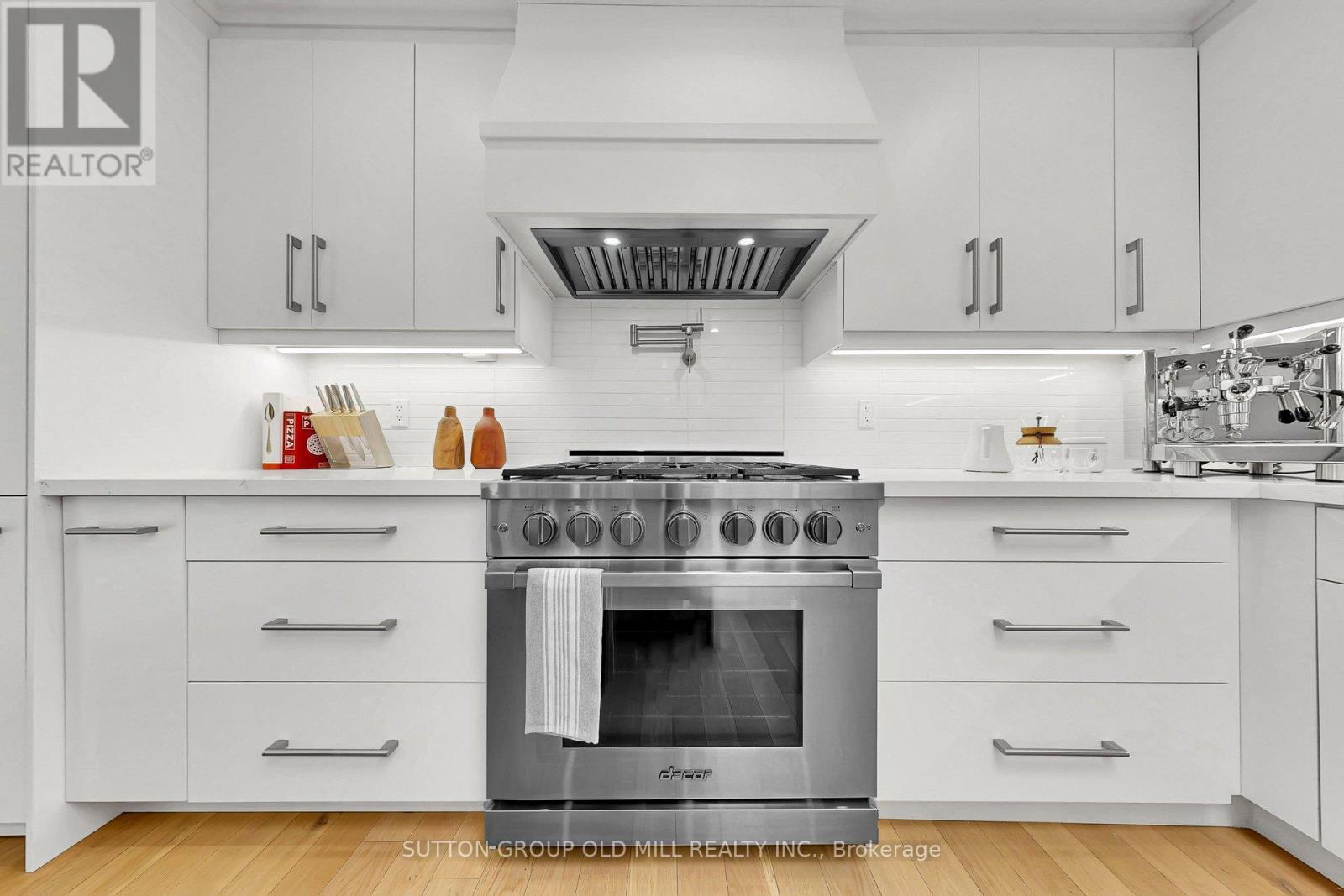 1 Farningham Crescent, Toronto, Ontario  M9B 3B4 - Photo 20 - W12818100