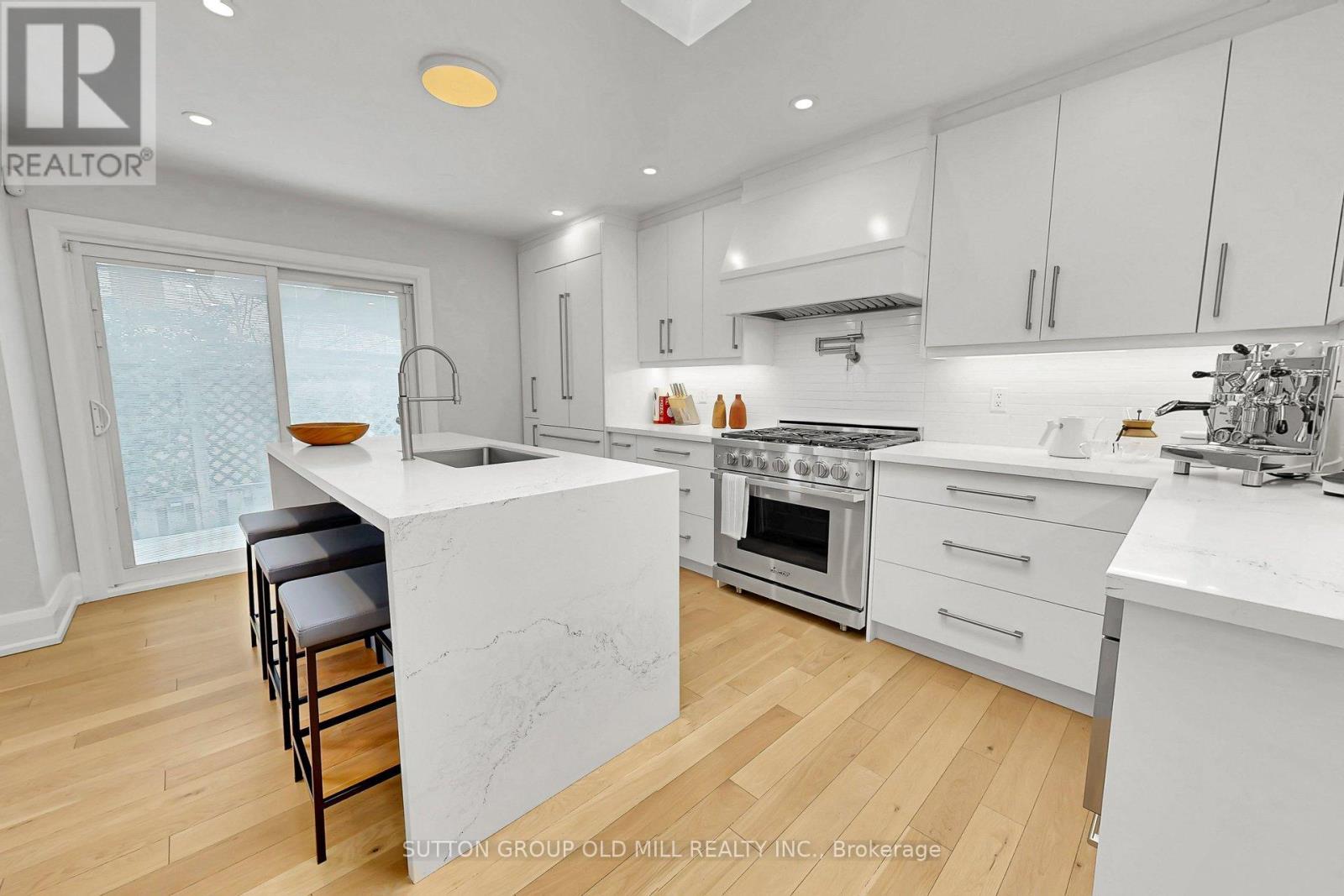 1 Farningham Crescent, Toronto, Ontario  M9B 3B4 - Photo 23 - W12818100