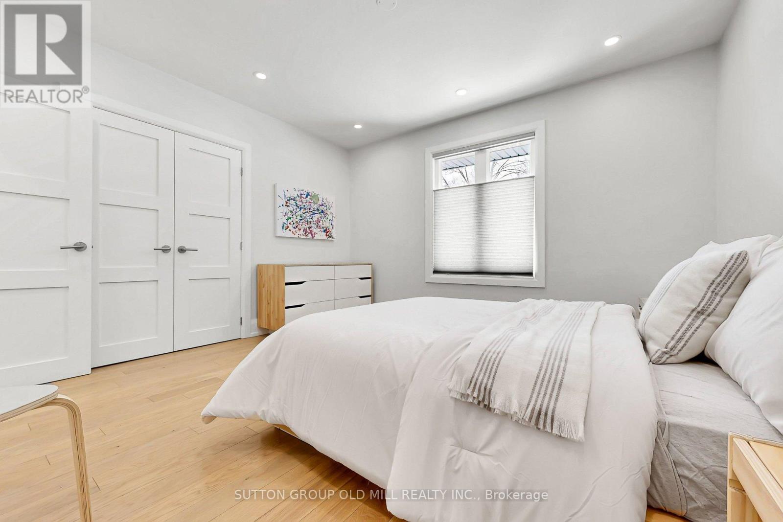 1 Farningham Crescent, Toronto, Ontario  M9B 3B4 - Photo 31 - W12818100