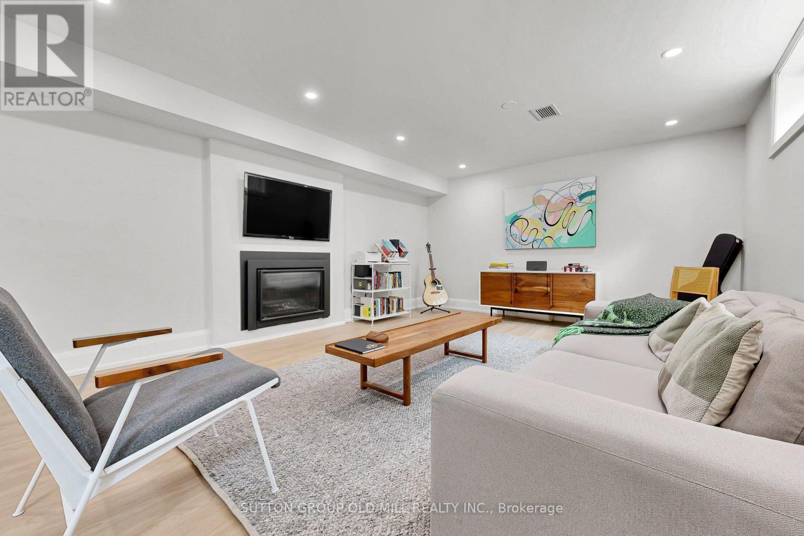 1 Farningham Crescent, Toronto, Ontario  M9B 3B4 - Photo 37 - W12818100