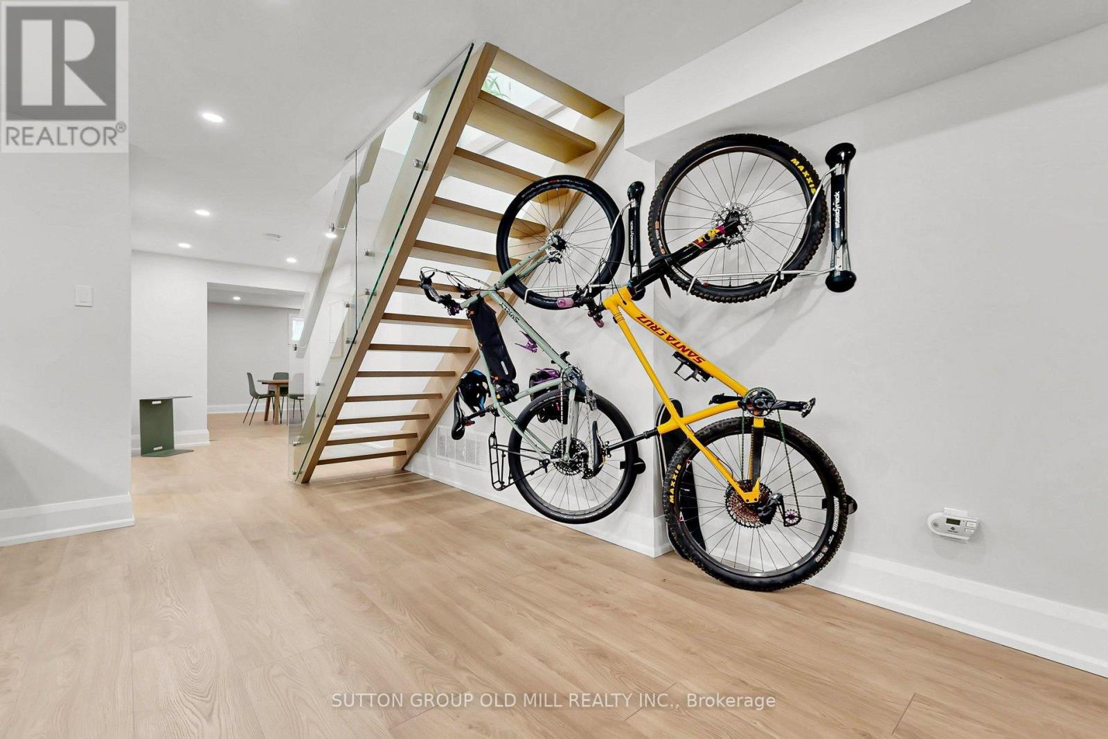 1 Farningham Crescent, Toronto, Ontario  M9B 3B4 - Photo 38 - W12818100