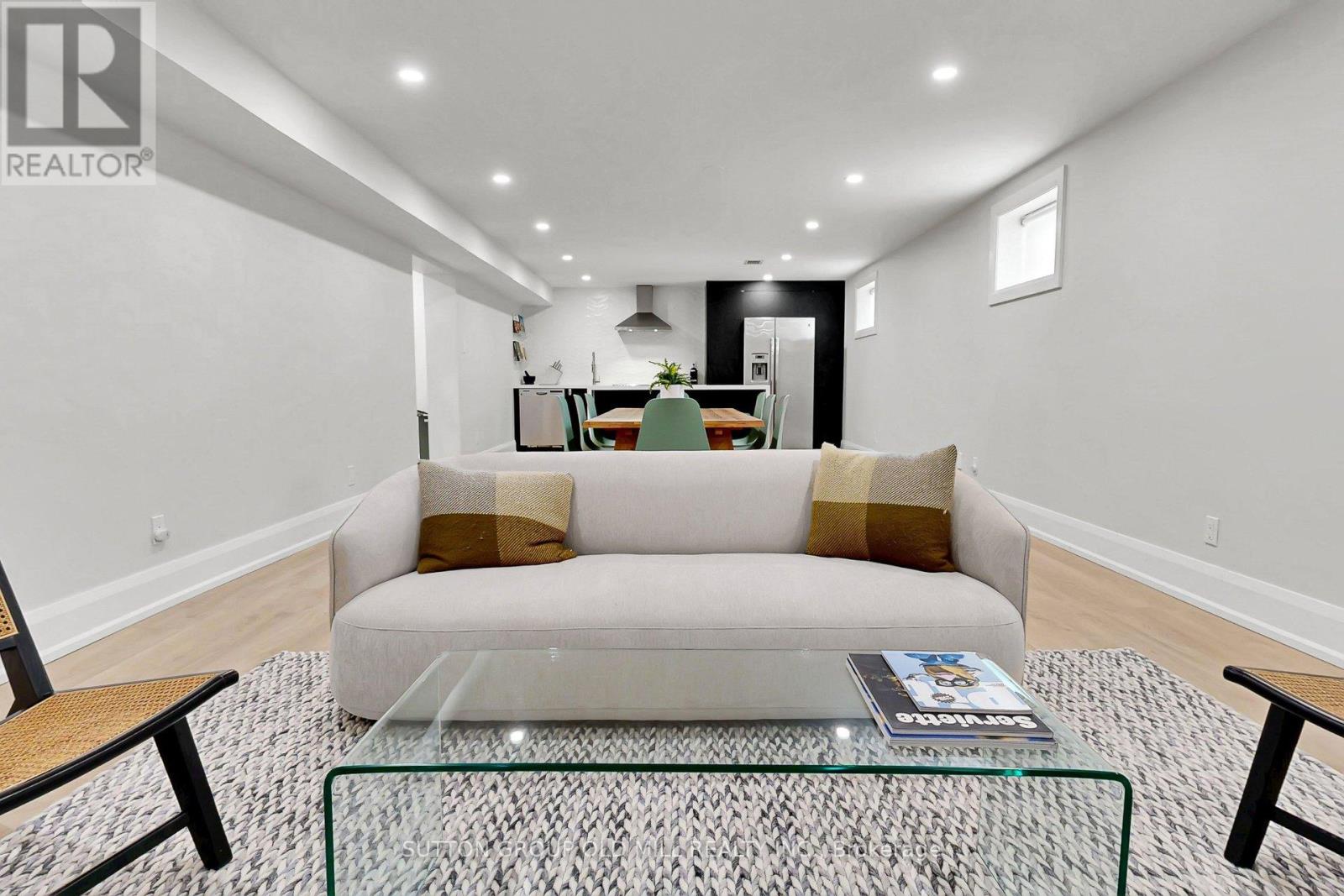 1 Farningham Crescent, Toronto, Ontario  M9B 3B4 - Photo 44 - W12818100