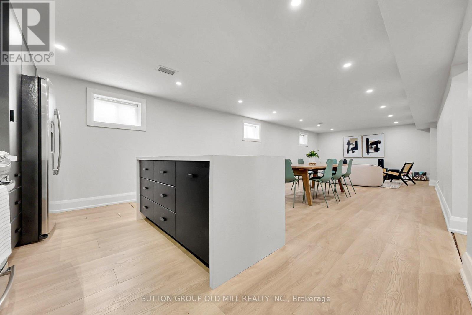 1 Farningham Crescent, Toronto, Ontario  M9B 3B4 - Photo 47 - W12818100