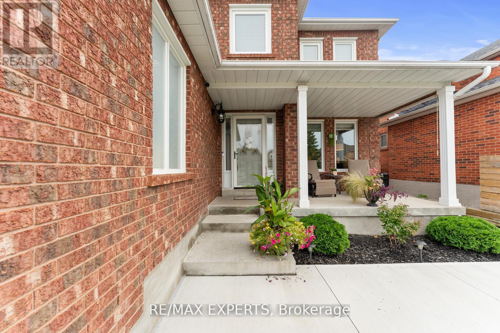 234 Allan Drive, Caledon, Ontario  L7E 1R9 - Photo 4 - W12818172