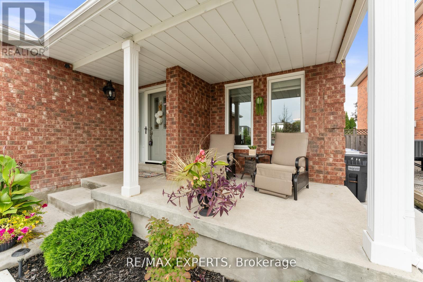 234 Allan Drive, Caledon, Ontario  L7E 1R9 - Photo 5 - W12818172