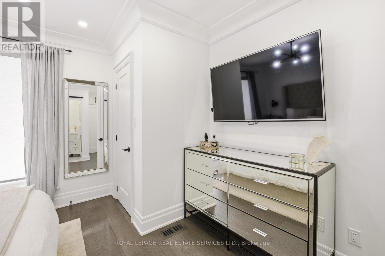 11 Benbow Road, Toronto, Ontario  M9P 3K1 - Photo 20 - W12818204