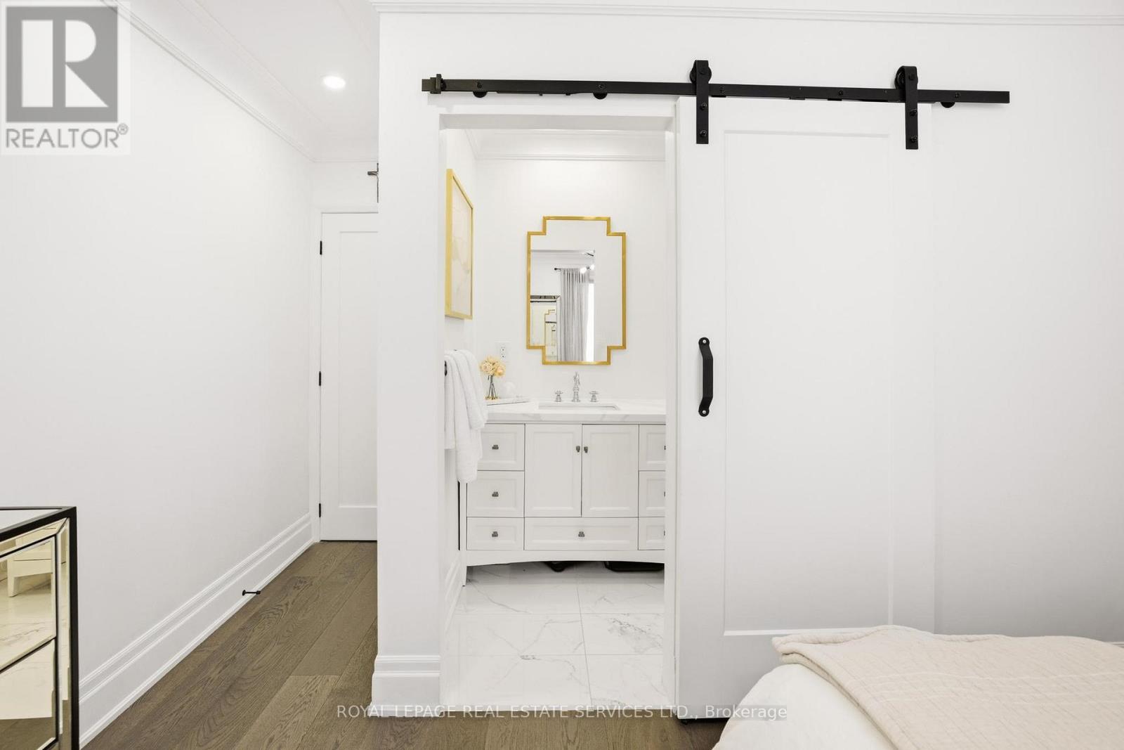 11 Benbow Road, Toronto, Ontario  M9P 3K1 - Photo 21 - W12818204