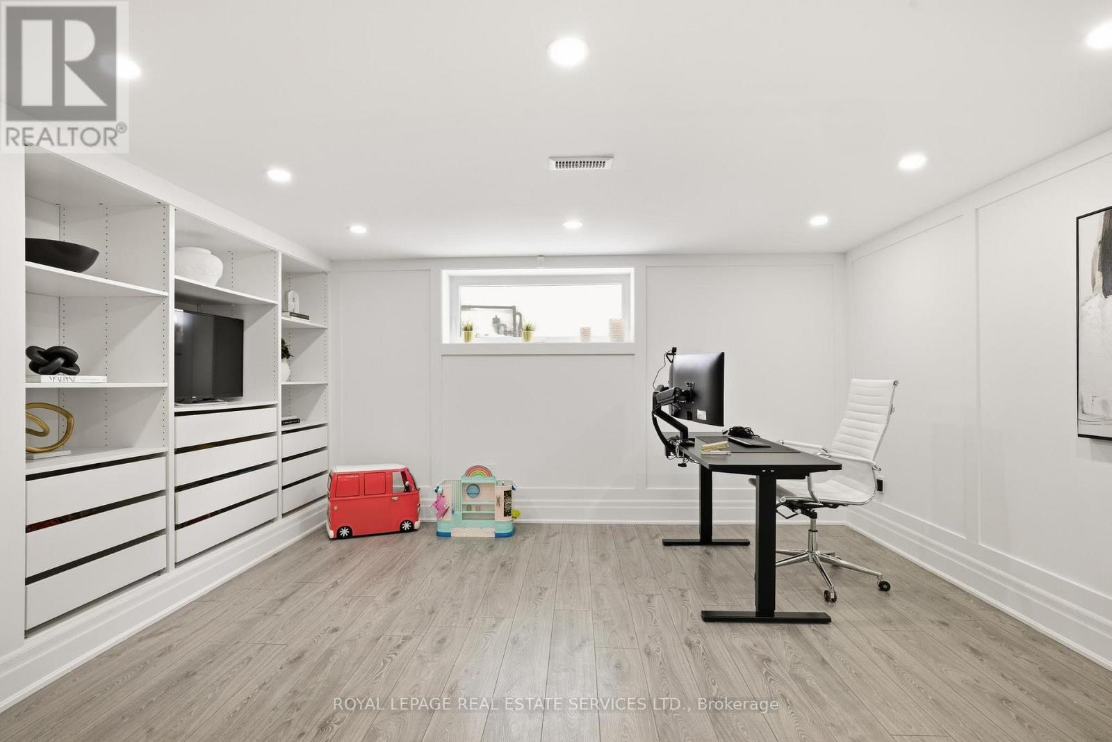 11 Benbow Road, Toronto, Ontario  M9P 3K1 - Photo 35 - W12818204