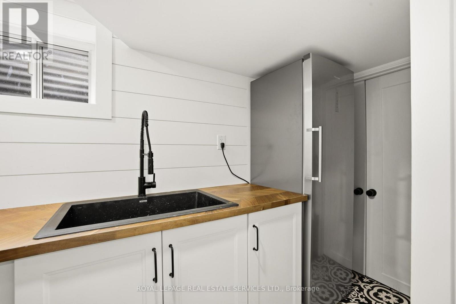 11 Benbow Road, Toronto, Ontario  M9P 3K1 - Photo 38 - W12818204