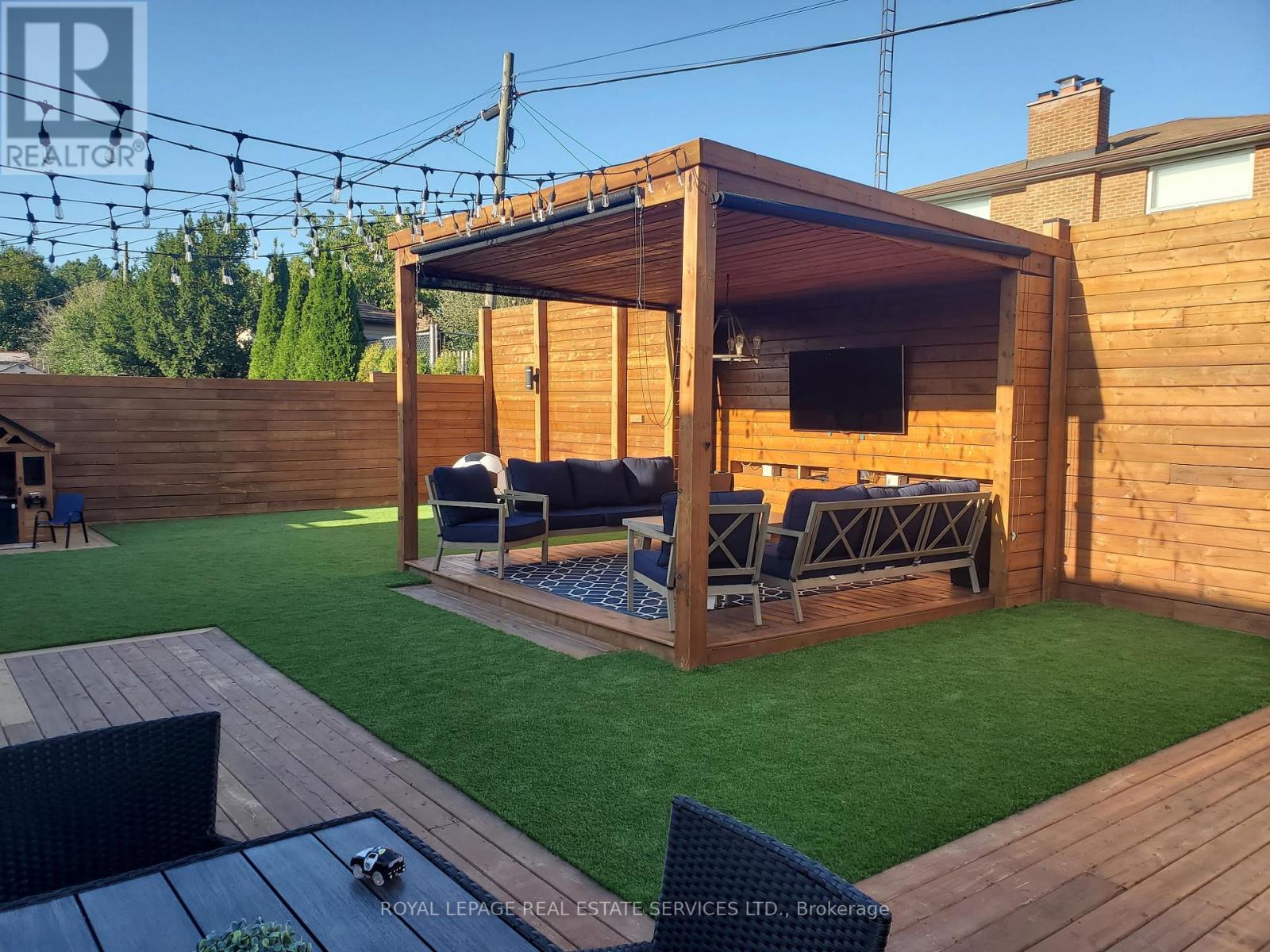 11 Benbow Road, Toronto, Ontario  M9P 3K1 - Photo 44 - W12818204