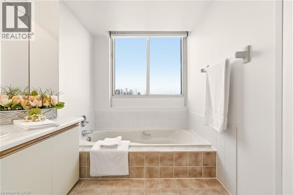 5 Kenneth Avenue Unit# 1102, North York, Ontario  M2N 6M7 - Photo 16 - 40805128