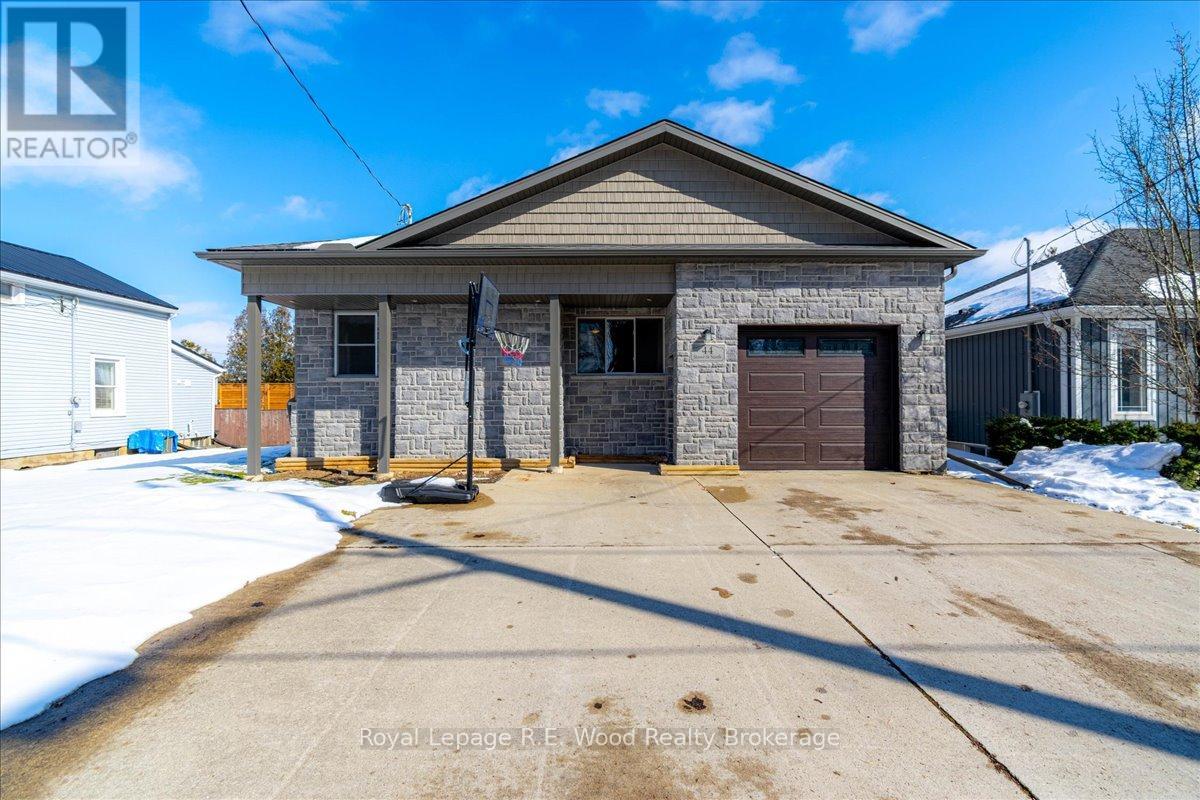 44 STOVER STREET N, Norwich, Ontario