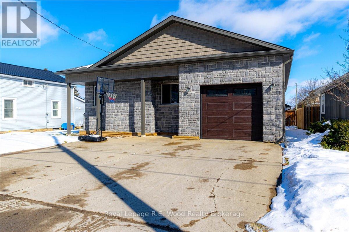 44 Stover Street N, Norwich, Ontario  N0J 1P0 - Photo 3 - X12818274