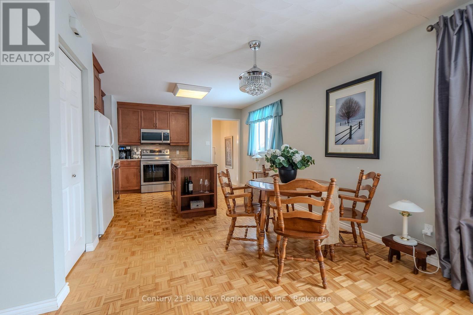 96 Strathcona Drive, North Bay, Ontario  P1A 2N3 - Photo 12 - X12818486