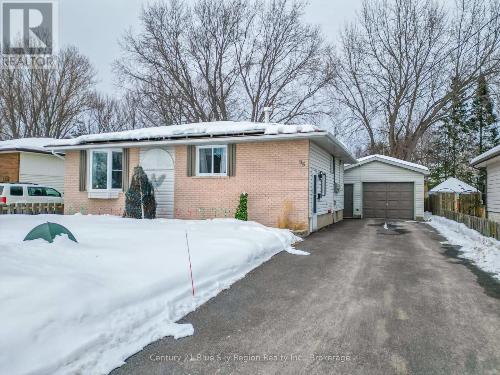 96 Strathcona Drive, North Bay, Ontario  P1A 2N3 - Photo 2 - X12818486