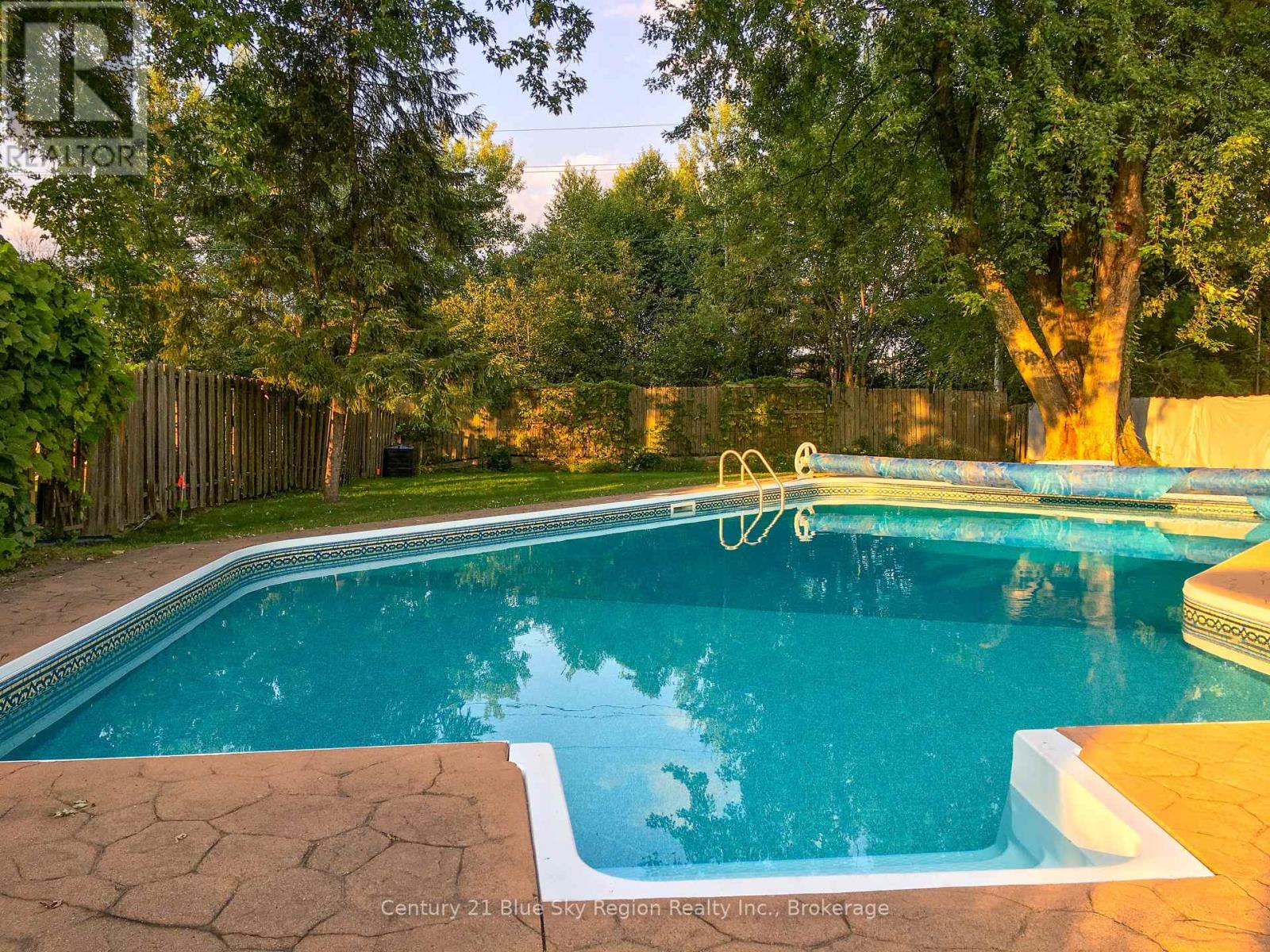 96 Strathcona Drive, North Bay, Ontario  P1A 2N3 - Photo 34 - X12818486