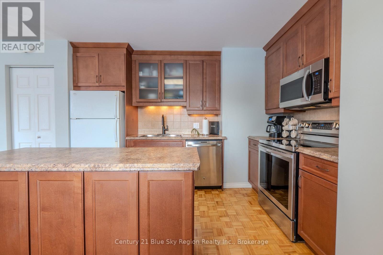 96 Strathcona Drive, North Bay, Ontario  P1A 2N3 - Photo 5 - X12818486