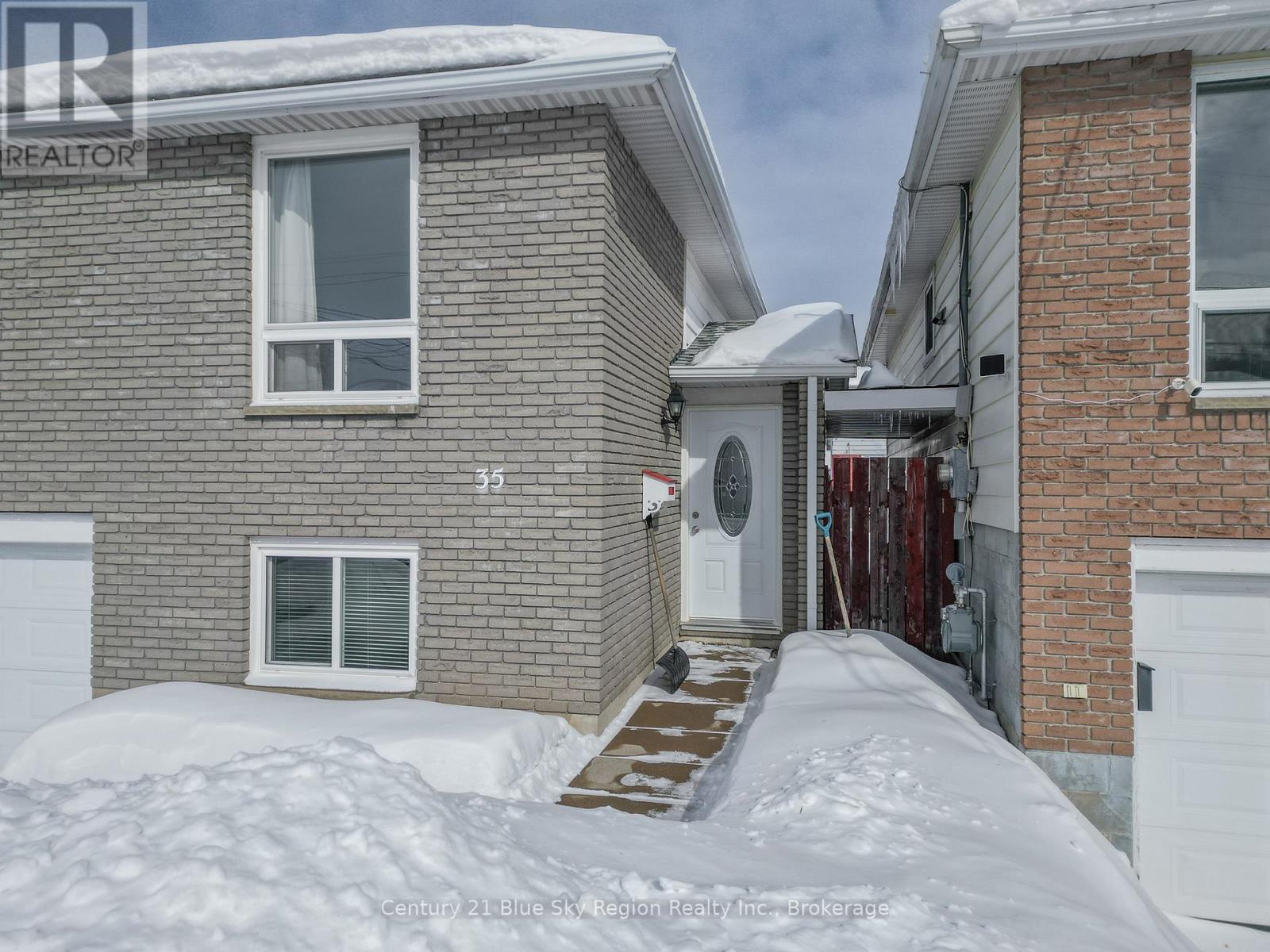 35 Mcgibbon Street, North Bay, Ontario  P1B 8T5 - Photo 3 - X12818504