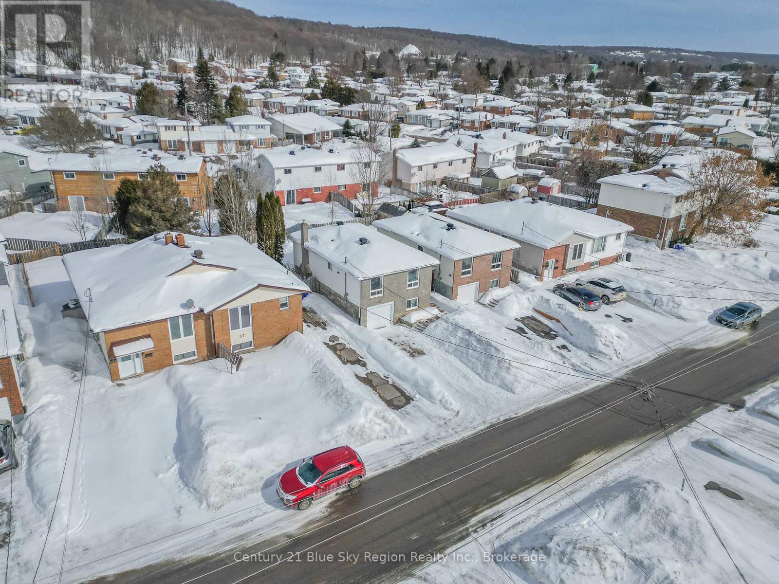 35 Mcgibbon Street, North Bay, Ontario  P1B 8T5 - Photo 5 - X12818504