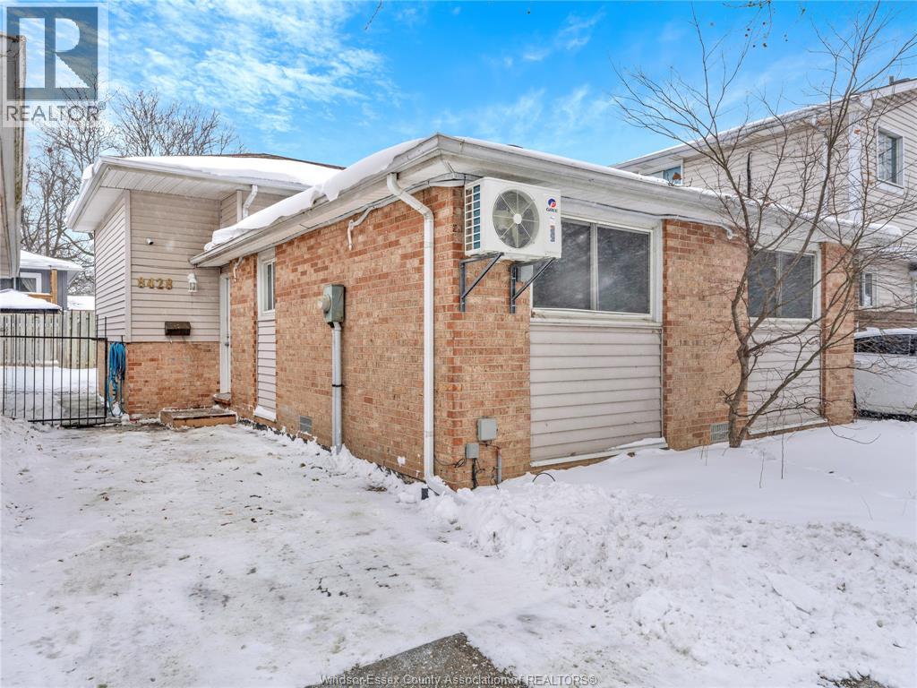 MLS# 26003953: 8428 DARLINGTON, Windsor, Canada