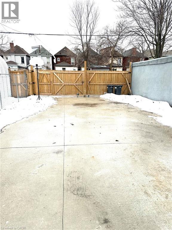 748 Barton Street E, Hamilton, Ontario  L8L 3B1 - Photo 4 - 40807558