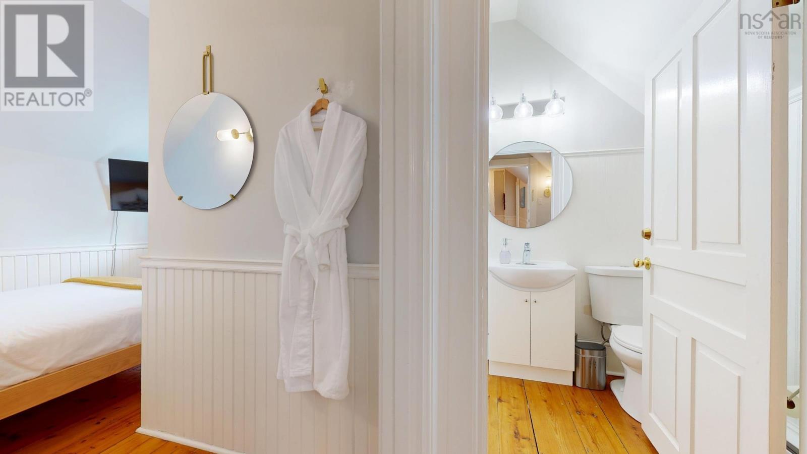 558 Main Street, Mahone Bay, Nova Scotia  B0J 2E0 - Photo 32 - 202600921