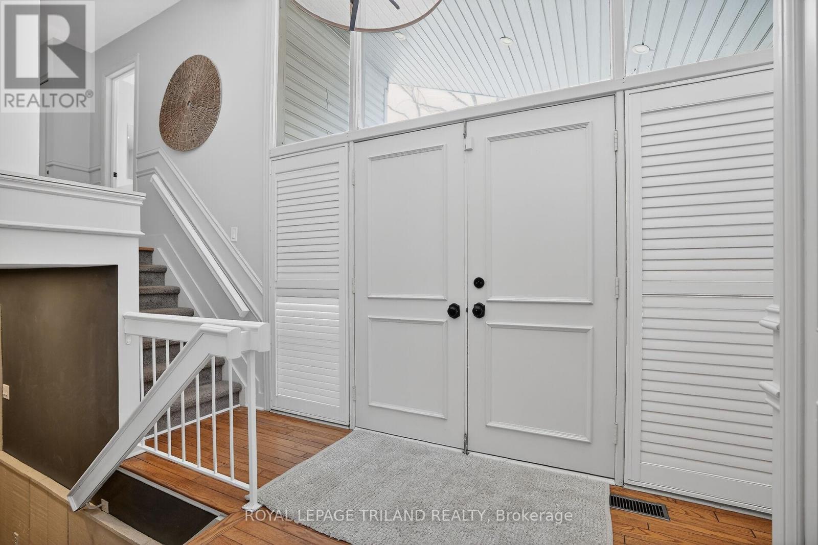 88 Salem Court, London South, Ontario  N6K 1S9 - Photo 3 - X12818350