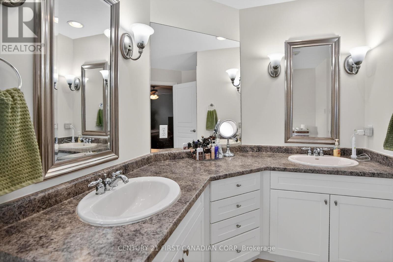 1983 Quarrier Road, London North, Ontario  N6G 5L2 - Photo 28 - X12818436