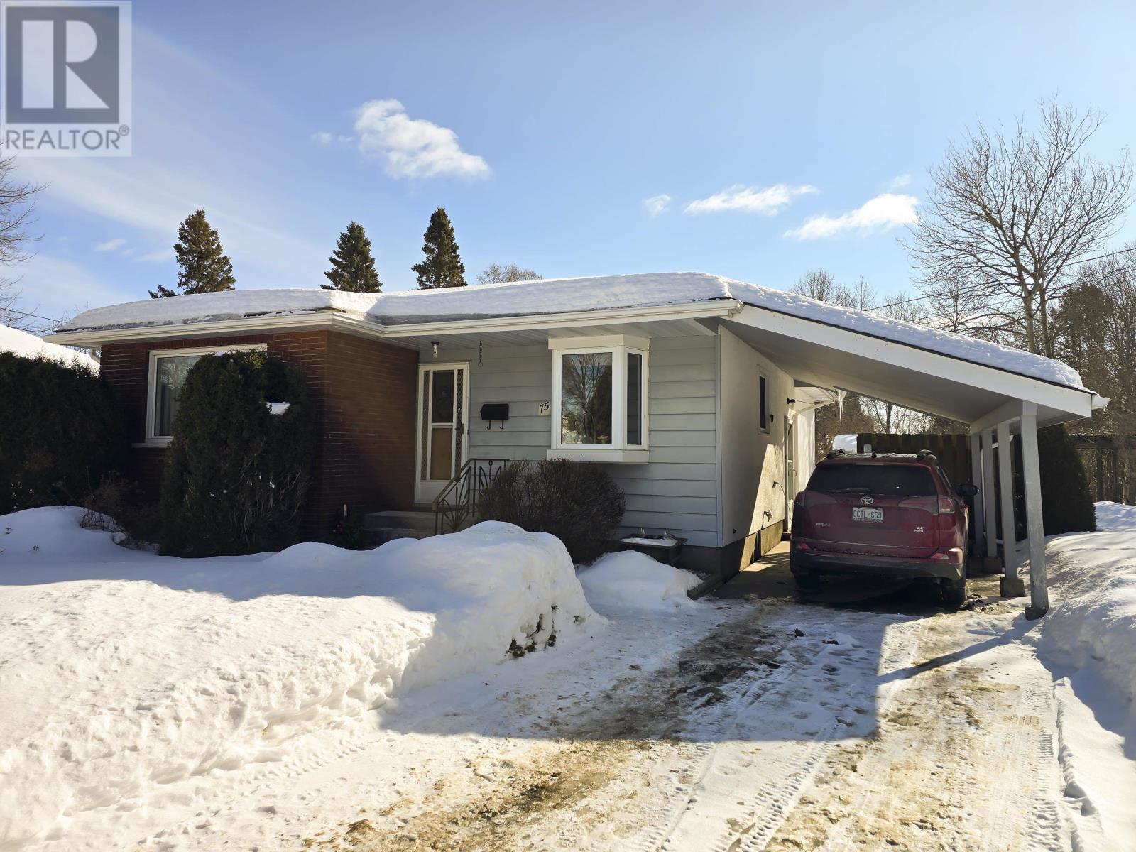 75 Manion PL, Thunder Bay, Ontario