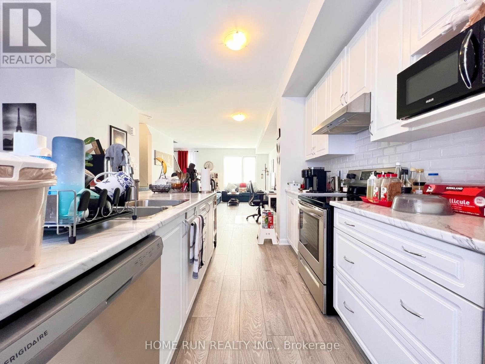 1061 Speedvale Crescent, Ottawa, Ontario  K2T 0P6 - Photo 10 - X12818490