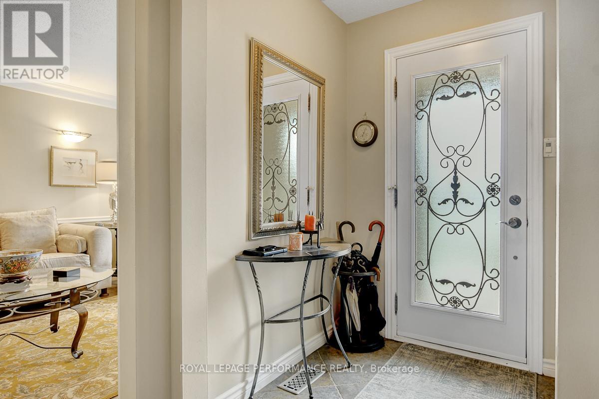 6255 Fortune Drive, Ottawa, Ontario  K1C 2B7 - Photo 3 - X12818494