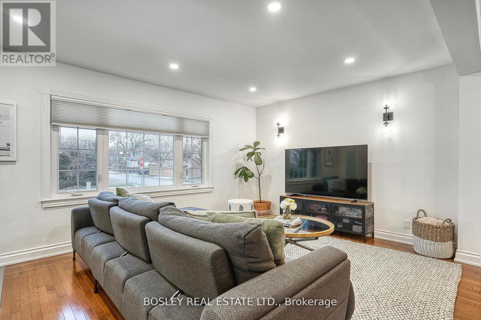 29 Patika Avenue, Toronto, Ontario  M9N 2E7 - Photo 15 - W12815804