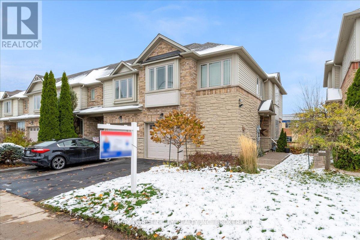 45 Hemlock Way, Grimsby, Ontario  L3M 0A8 - Photo 2 - X12818234