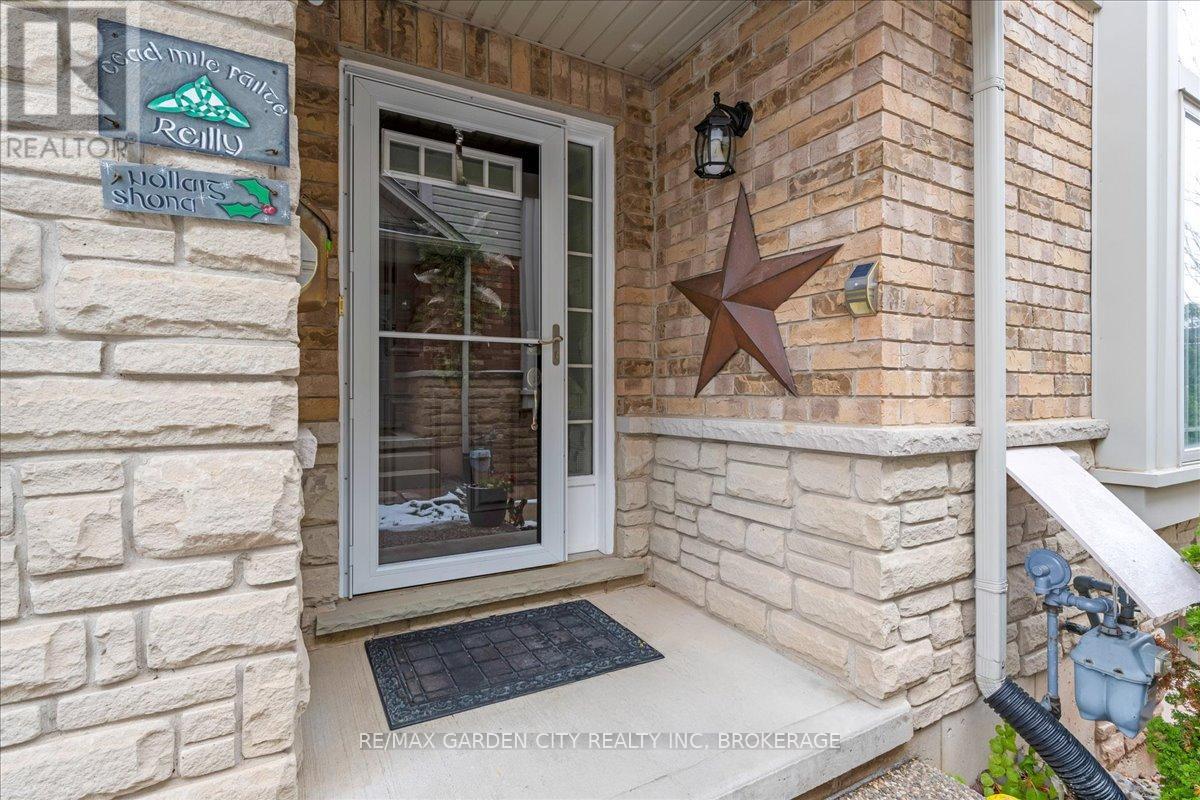 45 Hemlock Way, Grimsby, Ontario  L3M 0A8 - Photo 3 - X12818234