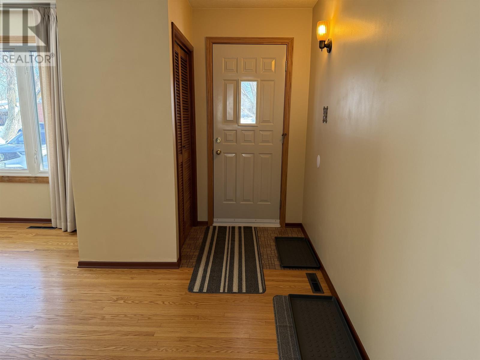 467 Sycamore Pl, Thunder Bay, Ontario  P7C 1X3 - Photo 2 - TB2600292