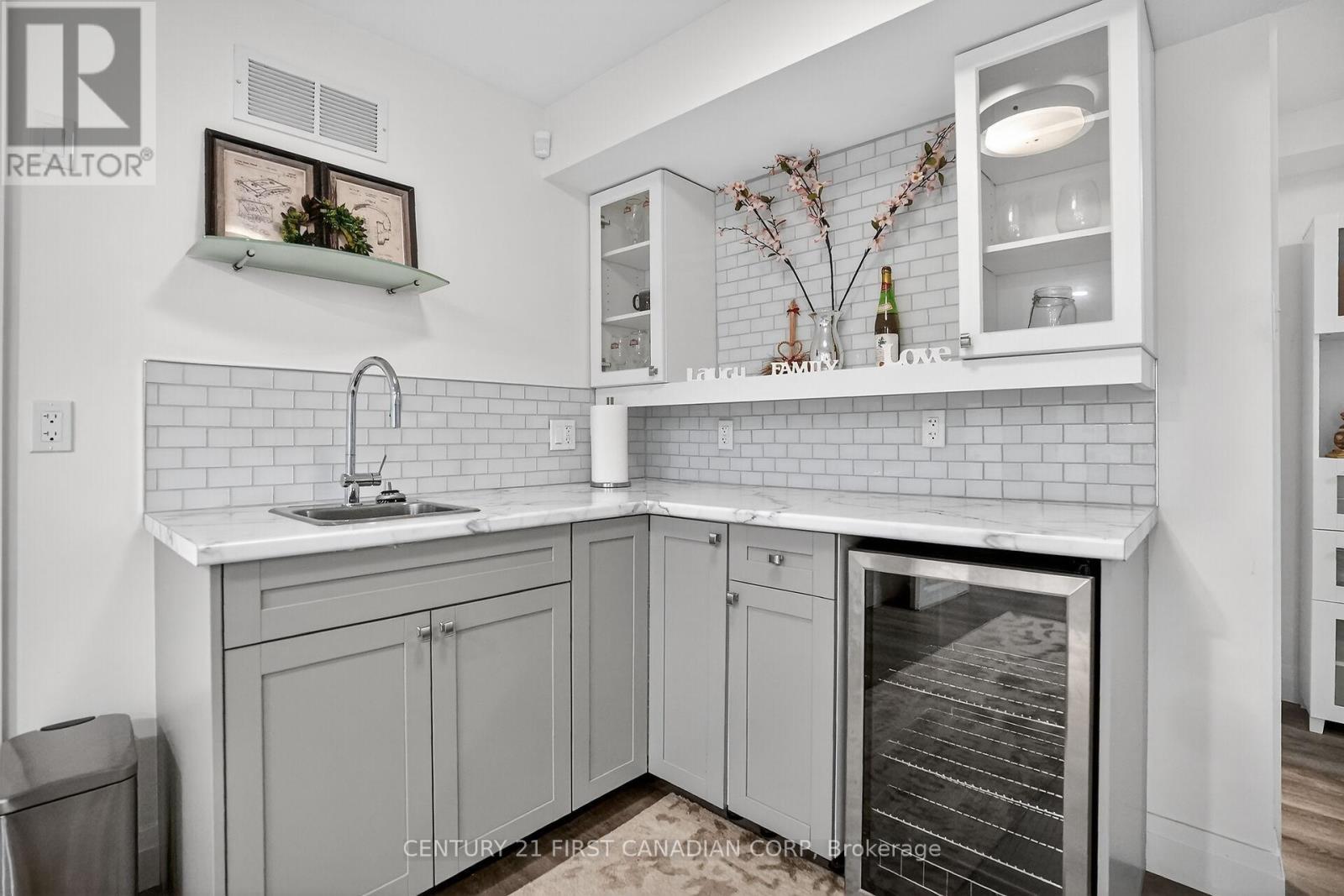 Photo 36 of 50 for 1983 Quarrier Road