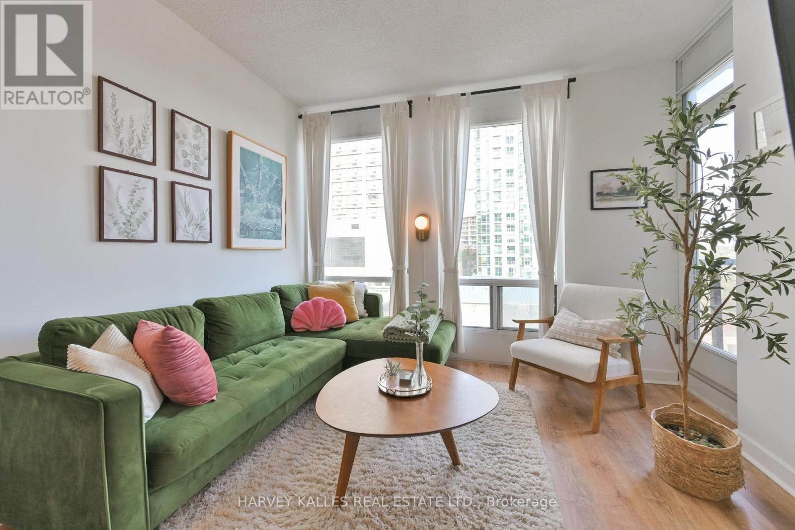 1704 - 85 Bloor Street E, Toronto (Church-Yonge Corridor), Ontario  M4W 3Y1 - Photo 2 - C12818268