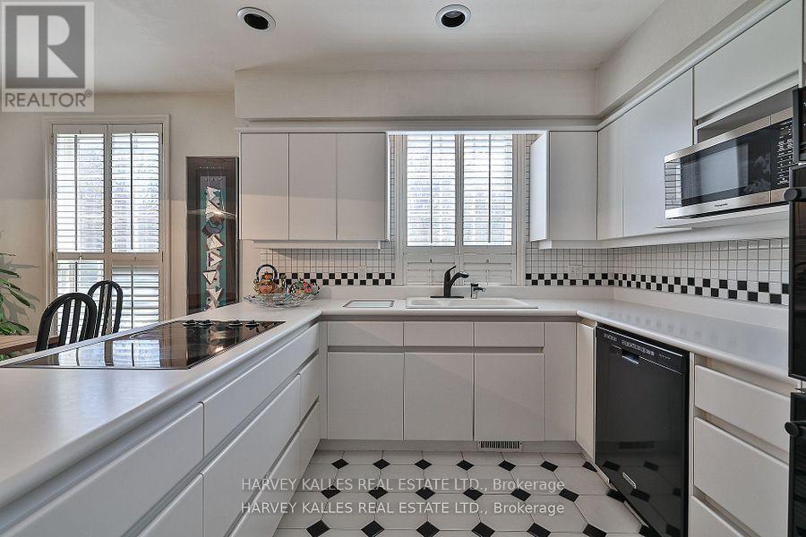 38 Fifeshire Road, Toronto, Ontario  M2L 2G6 - Photo 11 - C12818298