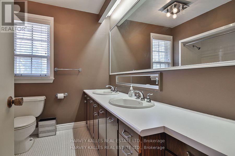 38 Fifeshire Road, Toronto, Ontario  M2L 2G6 - Photo 24 - C12818298