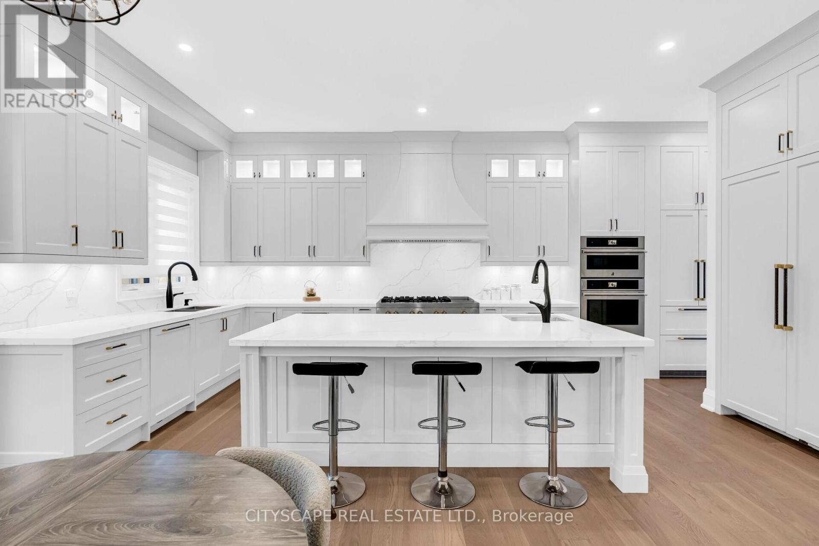 140 Hillmount Avenue, Toronto, Ontario  M6B 1X8 - Photo 17 - C12818384