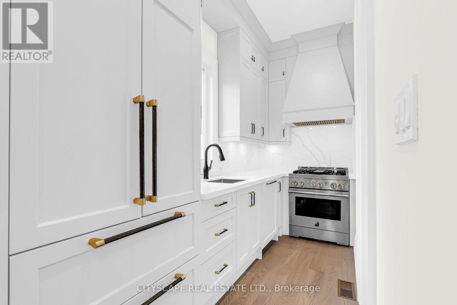 140 Hillmount Avenue, Toronto, Ontario  M6B 1X8 - Photo 19 - C12818384