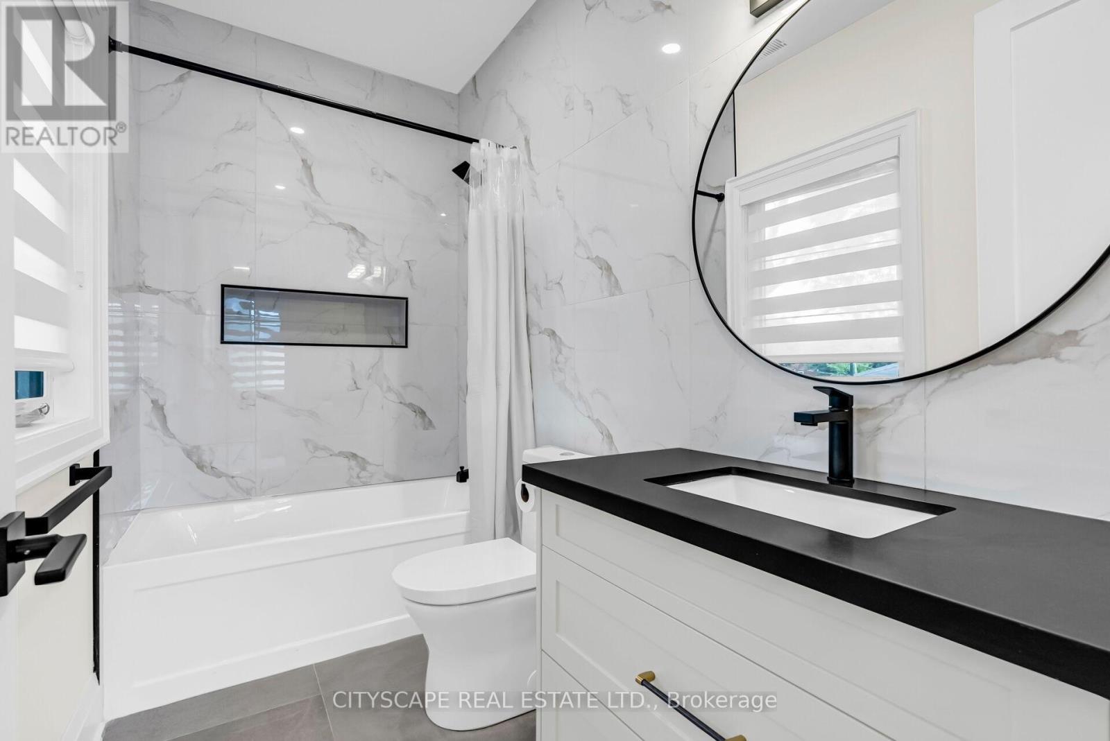 140 Hillmount Avenue, Toronto, Ontario  M6B 1X8 - Photo 31 - C12818384